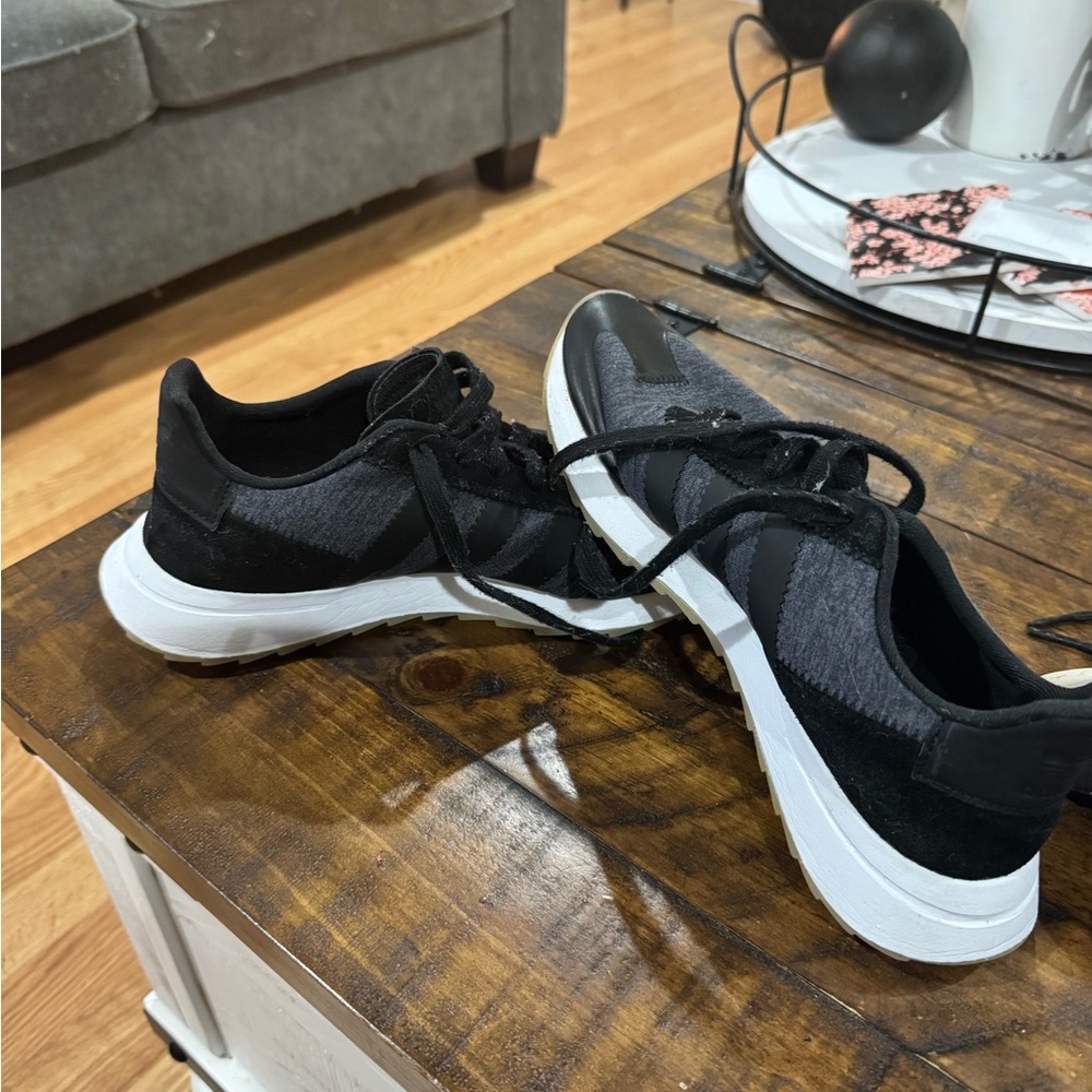 Adidas sz 8